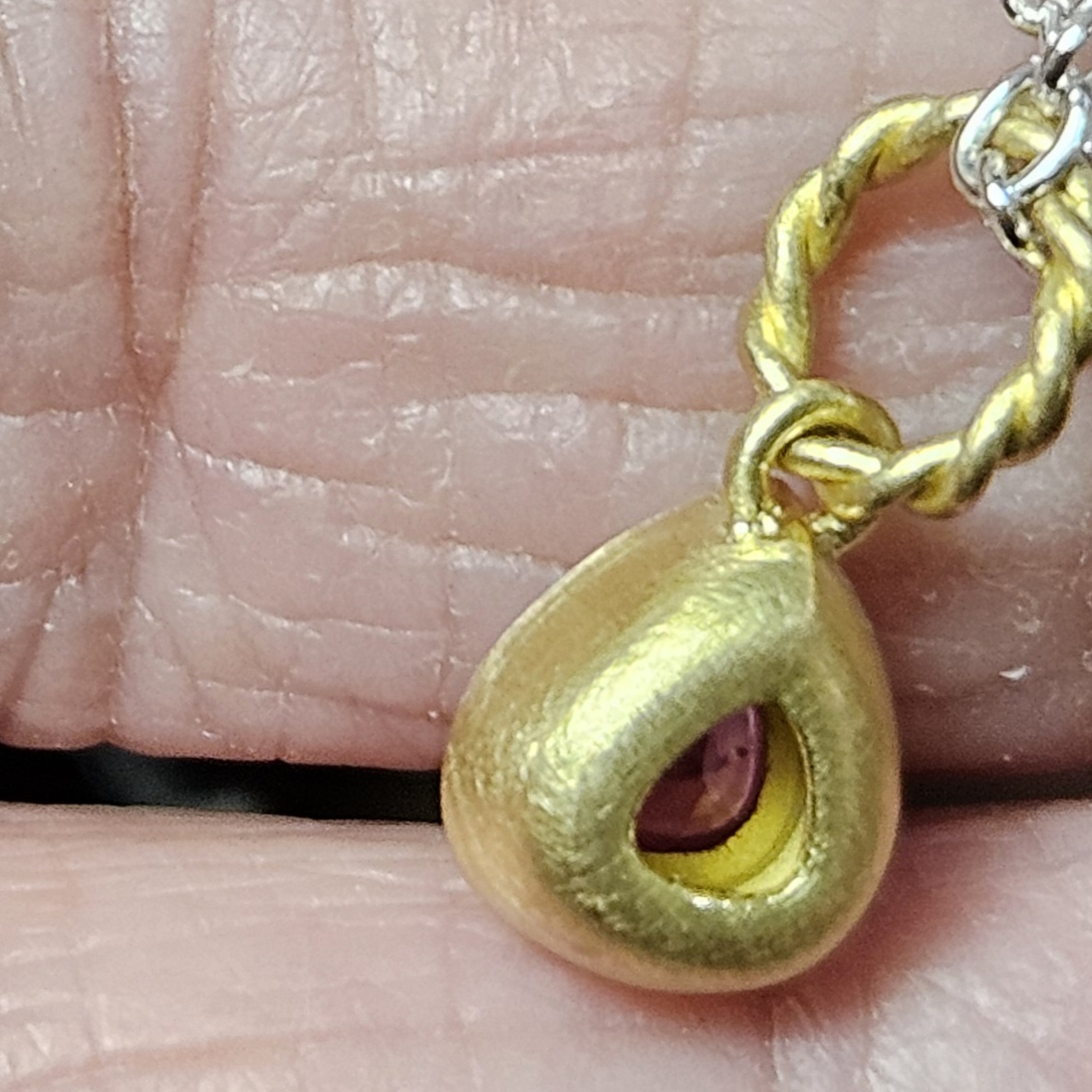 Rosa Saphir Anhänger Rückseite Rosa Saphir Anhänger in 750 Gold Rückseite